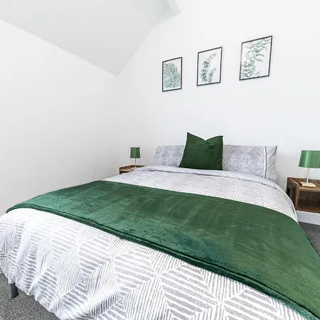 Lakes Seaside Retreat 펜션 *